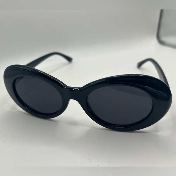 NEW Black Frame Sunglasses Black Lens 90s Grunge Y2K Style Kurt Cobain Vibes - Picture 2 of 6